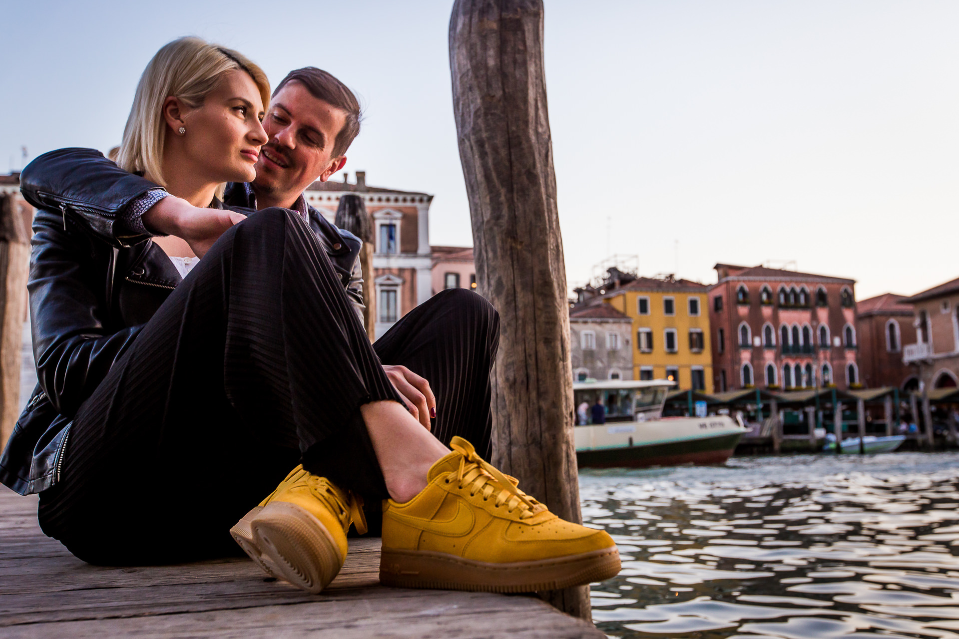 Couple photo session in Venice, Italy with Alina + Mihai by Destination Wedding Photographer Mihai Zaharia