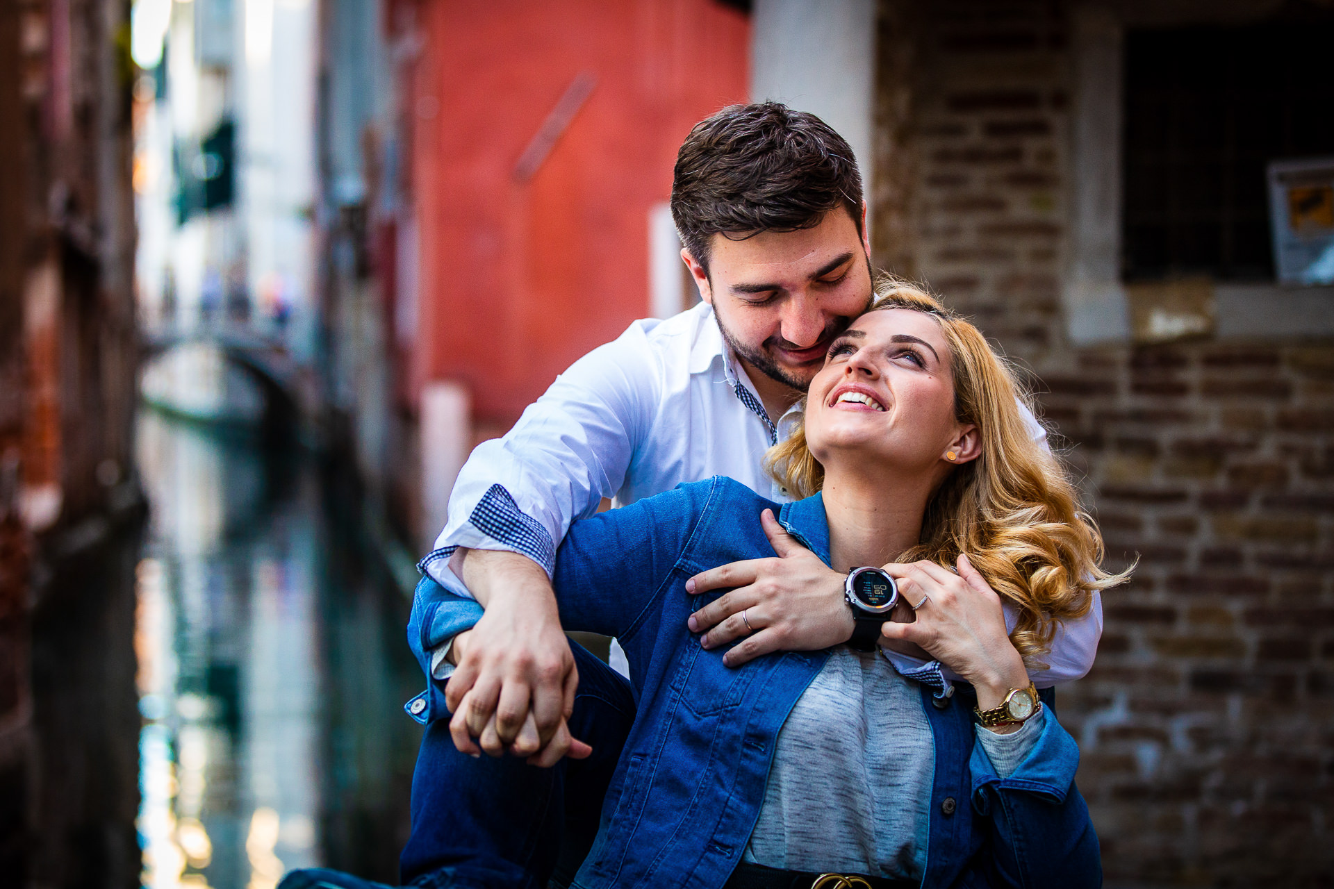 Couple Photo Session In Venice, Italy With Raluca + Costin By Destination Wedding Photographer Mihai Zaharia